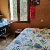 Chambre dans villa, хотел в Chaffaut-Lagremuse