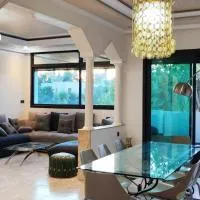 APPARTEMENTS NIA CONFORT, Plein centre ville, avec TERRASSE, hotel in Fez