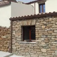 Casa tipica nel borgo antico, хотел в Armungia