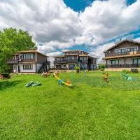 Hotel Complex Zlatnata Ribka、ドゥランクラクのホテル