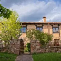 La Casa de Salinas、Salinas de Pisuergaのホテル