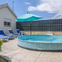 New apartment with pool and jacuzzi only for you, хотел в района на  Kastel Novi, Кащела