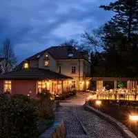 Hotel Villa Weiße，卡門茨的飯店