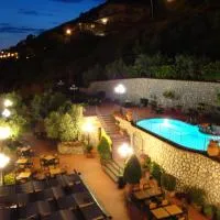 Belsito – hotel w mieście Serrone