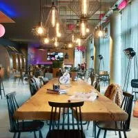 Moxy Paris Charles de Gaulle Airport, hotel i Roissy-en-France