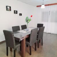 "Village" Amplia CASA boutique con parrilla y 2 garages, מלון ליד Camba Punta Airport - CNQ, קוריינטס