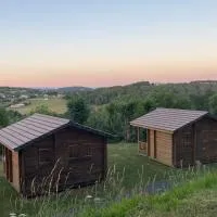 Viesnīca Camping Sérendipité pilsētā Neuvéglise