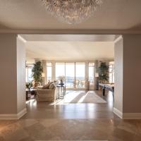 Sandpearl Residences 1605 - Luxurious Top Floor Penthouse - 360 WATER VIEWS
