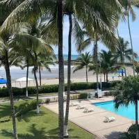 Casa Blanca: Frente al mar, hotel en Same