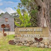 Herons Rise Vineyard Accommodation, hotell sihtkohas Kettering