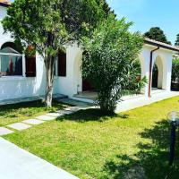 Villino Oleandro a pochi passi dalla spiaggia di Simius, hotel v destinaci Simius