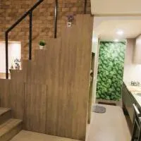 Freja House @ Central BSD – hotel w mieście Samporo