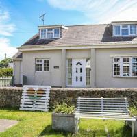 Homely 4-Bed House close to stunning beach