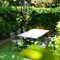 Bonita Casa Jardín Privado 5min a pie de Playa, hotel en Roda de Bará