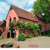 Spacious 4 Bed Cottage with Garden in Heart of Dedham