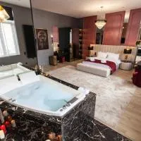 ARISTO Jacuzzi Hotel, хотел в Лвов