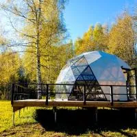 Glamping dome tent 'RIVER'、サラツグリーヴァのホテル
