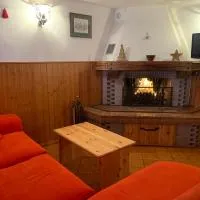 Appartamento tipico vista Dolomiti，內維加爾的飯店