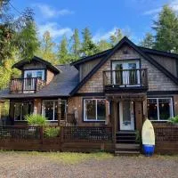 Sienna's Tree House (Tall Trees And Salty Breeze), hotel em Tofino