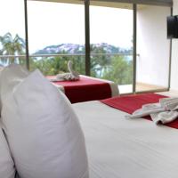 Ramada by Wyndham Acapulco Hotel & Suites, отель в городе Акапулько-де-Хуарес, в районе Acapulco Tradicional