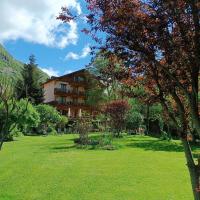 Hotel Estanys Blaus: Tavascan'da bir otel