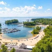 Point Sebago Resort, hotel in Casco