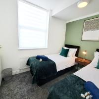 Bright 3 Bed Apartment With Terrace, Free Parking!