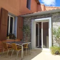 Appartement spacieux avec grand patio, 1er étage, hotell sihtkohas Sigean