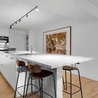 SK52 by the Sea, Unique spacious luxury, HG-17071、レイキャビクにあるレイキャビク国内空港 - RKVの周辺ホテル