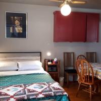 Luisa's guest suite, hotel en Keremeos