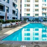 2bedroom Downtown Los Angeles pool and gym onsite.