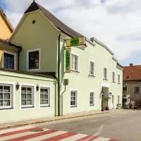 Grüner Baum Wachau - Retro Pension – hotel w mieście Mautern