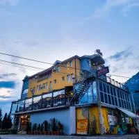 Hotel Rosi, hotel em Gusinje