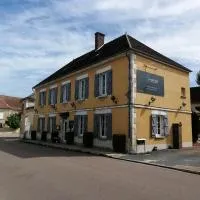 LOGIS Hôtel & Restaurant Le Soleil D'or, hotel em Montigny-la-Resle