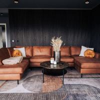 Golden Circle Luxury Cottages, hotel in Selfoss