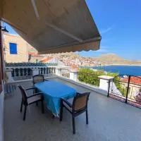 Traditional Villa Christos & Tholos In Chalki, hotel in Halki