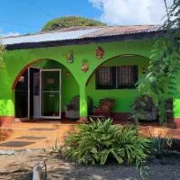 Hospedaje Tropical Dreams, hotel di Pulau Corn
