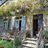 Le Temps Serein Chambres et Tables d'Hote, hotel i Vabre-Tizac