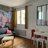Studio perfect for 2 adults and 1 kid, and up to 2 kids - Jourdain 20e, 25mn to Louvre via line M11, hotel en Belleville, París