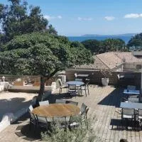 Hôtel Beau Site, מלון בלה לבאנדו