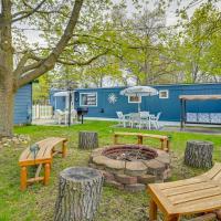 Caseville Cottage with Fire Pit, Walk to Lake Huron!