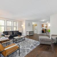 Classic 3BR with Fast Transit to UChicago & DT by Zencity, hotel in Hyde Park, Chicago