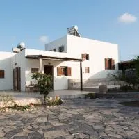 kouremenos beach house East、Angathiásのホテル