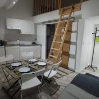 Little House : CDG-Paris-Asterix, hotell i Louvres