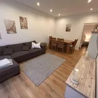 Ferienhaus 2-6 Pers Europa Feriendorf neu renoviert mit Sauna, hôtel à Husen
