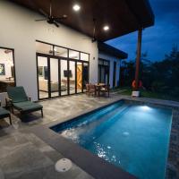 Modern Villa Overlooking Macal River Valley, hotel near San Ignacio Town Airstrip - CYD, Benque Viejo del Carmen