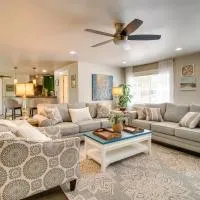 Charming Mountain Home Retreat: Walk to Marina!, hotel in Mountain Home