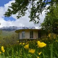 Nature Cabin، فندق في Dzhiviskli