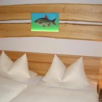 Viesnīca Karpfenhotel & Herrenhaus im Gasthaus Sindel-Buckel pilsētā Feihtvangene