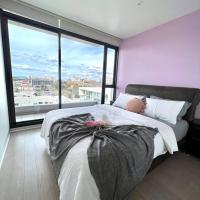 Carlton Stunning View Apartment with Free Parking -2, hotel in Carlton, Melbourne